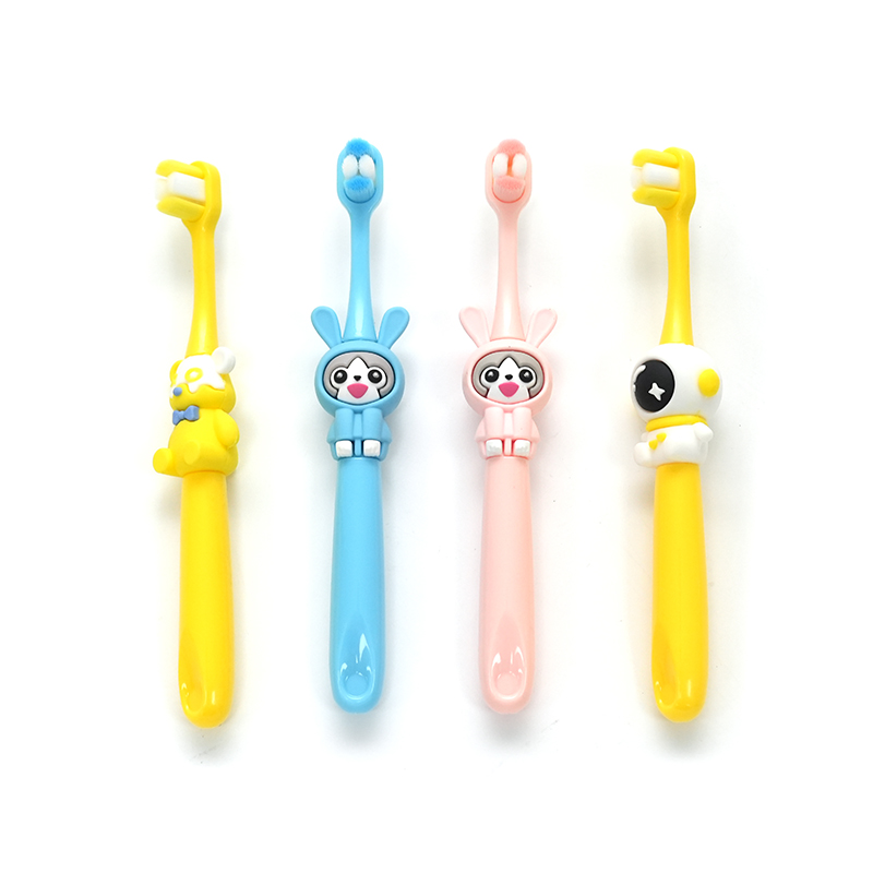 Brosse à dents de nettoyage en profondeur pour enfants, poignée de Style astronaute en PP, poils PBT souples ultra-fins